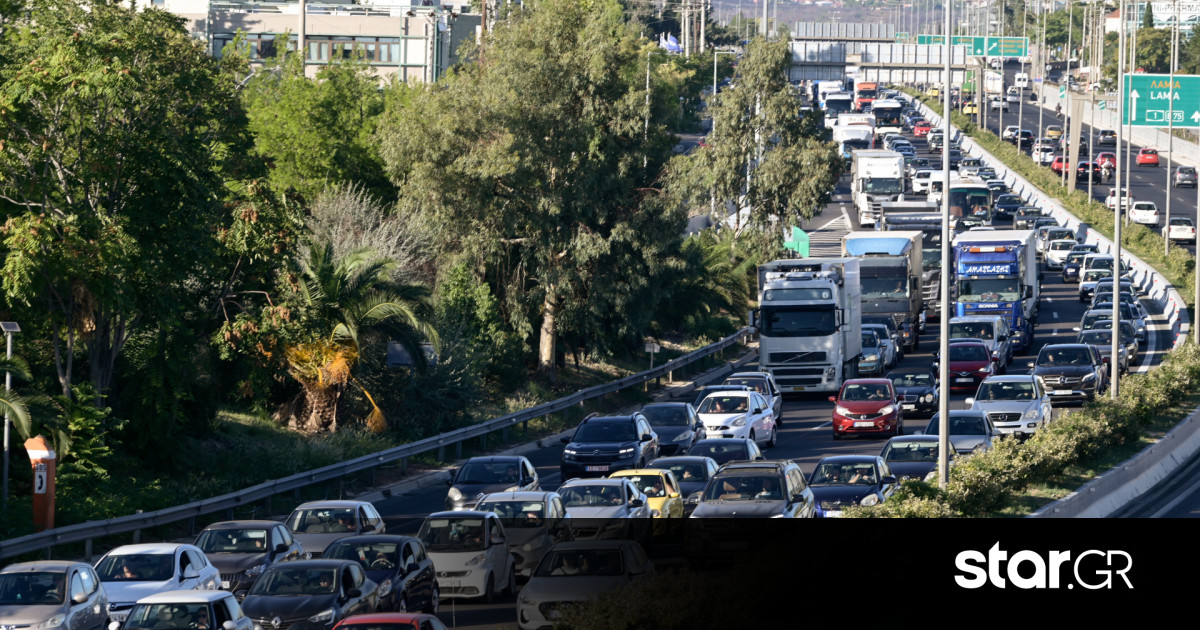 Κομφούζιο στη λεωφόρο Αθηνών: Έσπασε αγωγός της ΕΥΔΑΠ