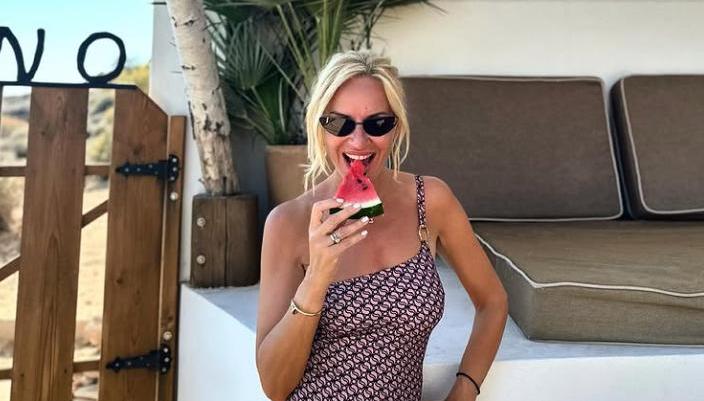 Μαρία Μπεκατώρου: Είναι Η «Βασίλισσα» Των Ολόσωμων Μαγιό! | Star.gr