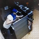 Η κάμερα ασφαλείας «τσίμπησε» τον κλέφτη σε βενζινάδικο