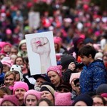Pussyhats εναντίον Τραμπ: Εκατοντάδες διαδηλώσεις στις ΗΠΑ και σε όλο τον κόσμο!