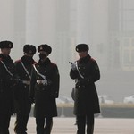 Κίνα: μπήκε στο γραφείο κι άρχισε να πυροβολεί!