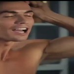 ΗΟΤ VIDEO!Ο Ρονάλντο υποδέχτηκε το 2017 γυμνός στο μπάνιο