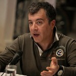 Θεοδωράκης: Πρέπει να φύγουμε από το μοντέλο του κομματικού κράτους