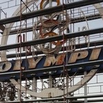 Ξαναφωτίζεται το ιστορικό σήμα της Ολυμπιακής!