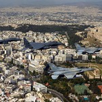Mαχητικά αεροσκάφη στον ουρανό της Αθήνας σήμερα