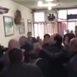Επίθεση σε βουλευτή του CHP με στέκα σε καφενείο- Μίλησε 