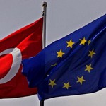 Δεν παγώνει η ενταξιακή βοήθεια στην Τουρκία