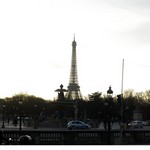 ΣΥΝΑΓΕΡΜΟΣ στο Παρίσι! ΕΠΙΤΕΘΗΚΕ με μαχαίρι σε Αμερικανίδα τουρίστρια