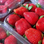 Φράουλες... άγνωστης προέλευσης δεσμεύτηκαν στον Πειραιά 