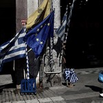 Το περιουσιακό προφίλ των Ελλήνων: Φτωχοί αλλά με ΙΧ και σπίτι - Πόσοι έχουν σκάφος ή πισίνα