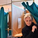 Γαλλικές εκλογές: Ψήφισε και η πέτρα του σκανδάλου!