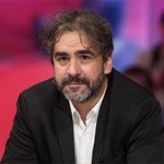 Ο κρατούμενος δημοσιογράφος Ντενίζ Γιουτζέλ ΠΑΝΤΡΕΥΤΗΚΕ μ