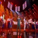 ΞΕΚΙΝΗΣΕ ο β’ ημιτελικός της Eurovision με το... «My Number One» - ΔΕΙΤΕ την εντυπωσιακή έναρξη