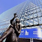 Κοινό Επίτροπο Οικονομικών και Πρόεδρο του Eurogroup θα προτείνει η Κομισιόν στο πλαίσιο προτάσεων για το μέλλον της ΟΝΕ