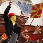 ΜΑΥΡΑ ΣΥΝΝΕΦΑ στα Βαλκάνια! "Καζάνι που βράζει" τα Σκόπια
