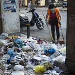 SOS από τον Ιατρικό Σύλλογο Πειραιά: «Άμεσος κίνδυνος για τη δημόσια υγεία από τα σκουπίδια»