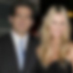 ΔΙΑΖΥΓΙΟ alert! ΠΑΣΙΓΝΩΣΤΗ καλλονή έδωσε τα παπούτσια στο χέρι στον πολυεκατομμυριούχο σύζυγό της