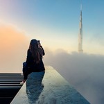 Πάνω από τα σύννεφα! Απίθανη θέα από τον πύργο Burj Khalifa στο Ντουμπάι