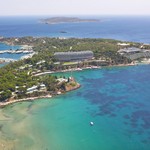 Αστέρας Βουλιαγμένης: Το θρυλικό αγαπημένο ξενοδοχείο του Ωνάση και του Σινάτρα γίνεται το πρώτο Four Seasons στην Ελλάδα!