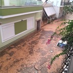 Εικόνες καταστροφής στη Νέα Πέραμο