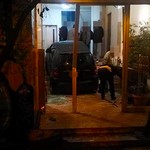 Άγνωστοι μπούκαραν με κλεμμένο Smart σε πολυκατοικία