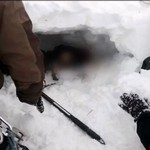 Η στιγμή που ανασύρονται νεκροί οι ορειβάτες Καϊμακτσαλάν