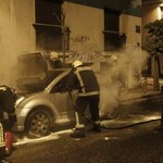 Στις φλόγες παραδόθηκε αυτοκίνητο νεαρού τσιγγάνου 