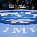  Κατεβάζει  και το πρωτογενές πλεόνασμα το ΔΝΤ: Στο 2,9% 