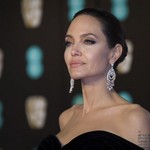 Τα σκοτεινά χρόνια της Angelina Jolie και τα 43α γενέθλια