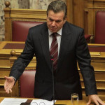 O υφυπουργός Κοινωνικής Ασφάλισης Τάσος Πετρόπουλος στη Βουλή