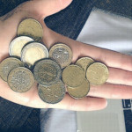 Κέρματα του ευρώ σε χέρι