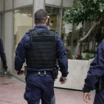 Αστυνομικοί σε επιχείρηση στο κέντρο της Αθήνας