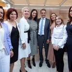 Μητσοτάκης και νέες γυναίκες βουλευτές της ΝΔ