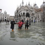 Πλημμυρισμένη η Βενετία- Το νερό φτάνει ως το γόνατο