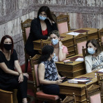 Μάσκες στη Βουλή