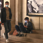 Άντρας με μάσκα στη Γαλλία