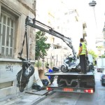 Ο Δήμος Αθηναίων απομακρύνει εγκαταλελειμμένα οχήματα