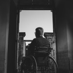 Άτομα με αναπηρία - άνδρας σε αμαξίδιο