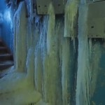 Εγκαταλελειμμένο σπίτι μετατράπηκε σε σπήλαιο πάγου