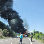 Λεωφορείο τυλίχθηκε στις φλόγες