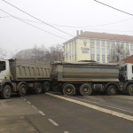 Κόσοβο: Αποκλιμακώνεται η ένταση; - Οι Σέρβοι αποσύρουν τα οδοφράγματα