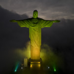 Πελέ: Στα Χρώματα Της Βραζιλίας Το Άγαλμα Χριστού Λυτρωτή