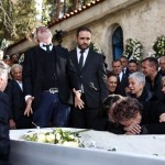 Κηδεία Τουρούτσικα: Σπαραγμός Των Γονιών Πάνω Από Τον Τάφο