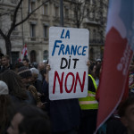 Γαλλία: Χάος μετά τη μεταρρύθμιση του συνταξιοδοτικού – 217 συλλήψεις