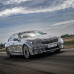 Η νέα BMW i5 αλλάζει λωρίδες με τα... μάτια