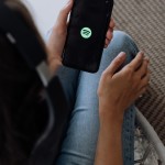 «Πες»: Το Πιο Viral Τραγούδι Που «Σαρώνει» Στο Spotify