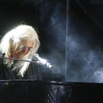 Νίκος Καρβέλας