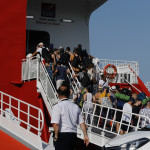 Λιμάνι Πειραιά: Δεν άφησαν να ταξιδέψει μητέρα με δύο παιδιά