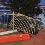 Βουλιαγμένη: ΙΧ Καρφώθηκε Στα Κάγκελα Παιδικής Χαράς
