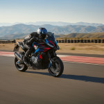 Η νέα BMW M 1000 XR είναι για όσους αγαπούν τα ταξίδια
